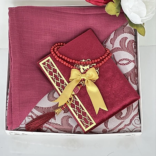 Çeyizlik Hediyelik Lüks Seccade Seti – Yasin, Tesbih, Başörtüsü