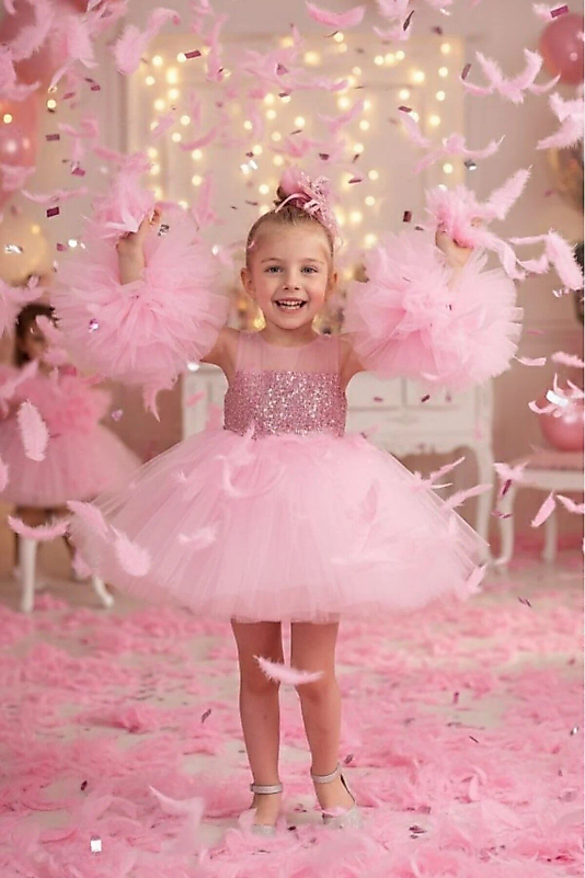 Kol Detaylı Ponponlu Tokalı Pembe Renk Çocuk Abiye