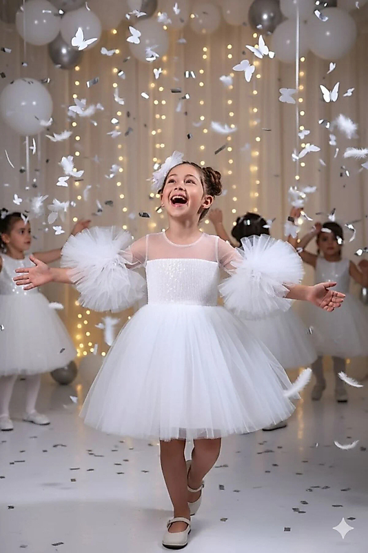 Kol Detaylı Ponponlu Beyaz Tokalı Beyaz Renk Çocuk Abiye