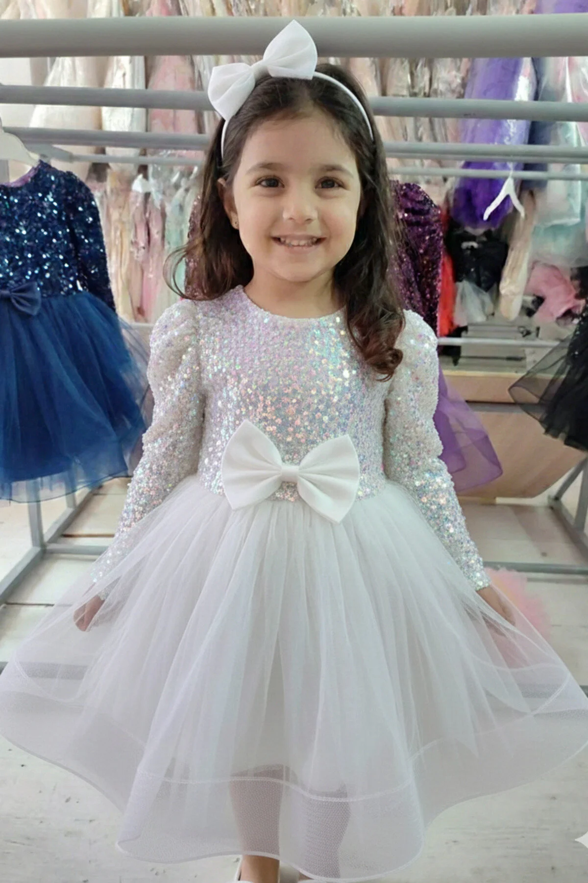 Kadife Payetli Uzun Kollu Kabarık Beyaz Çocuk Abiye 2/12 yaş arası abiye