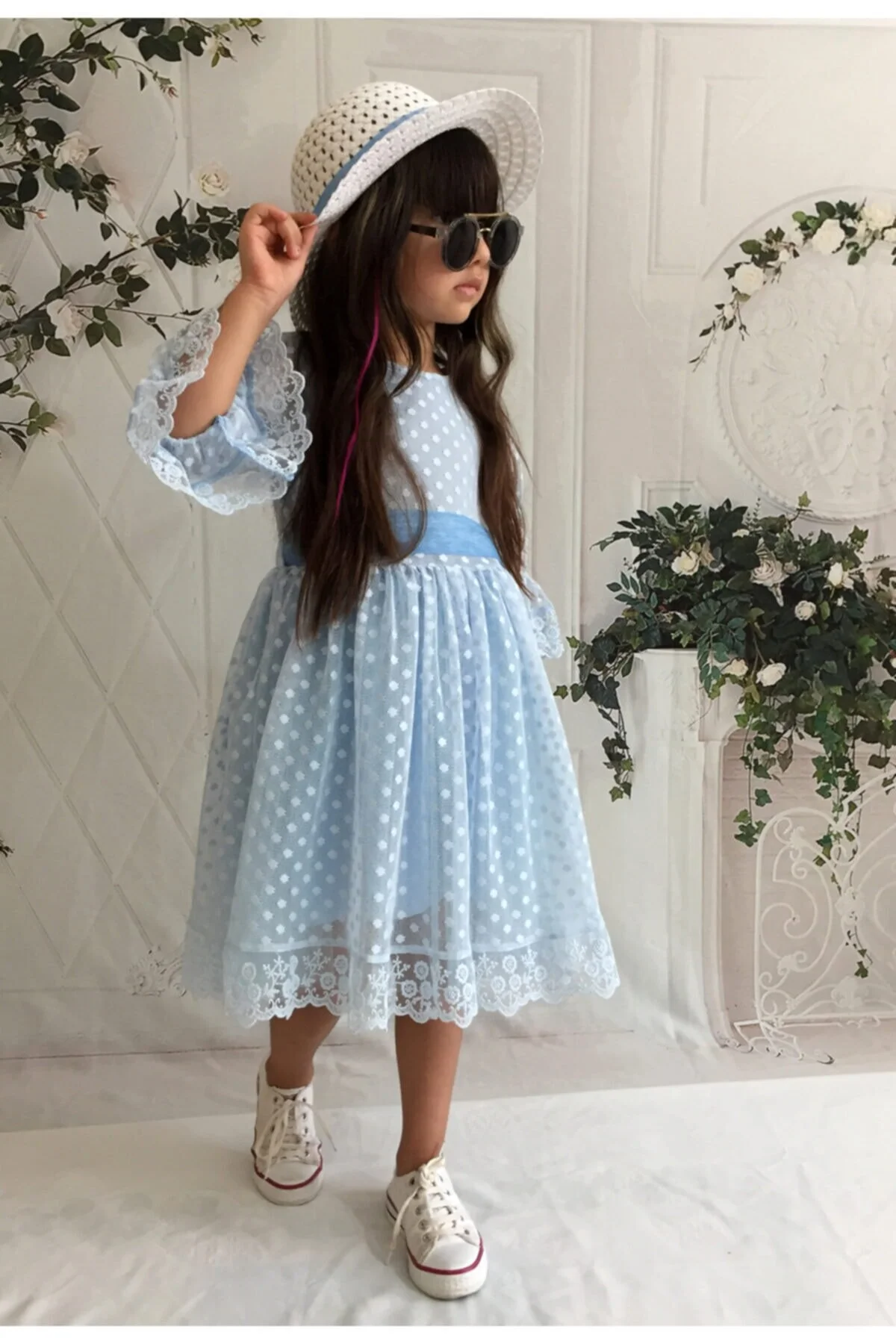 Şapkalı Güpürlü Prenses Model Kız Çocuk Elbisesi
