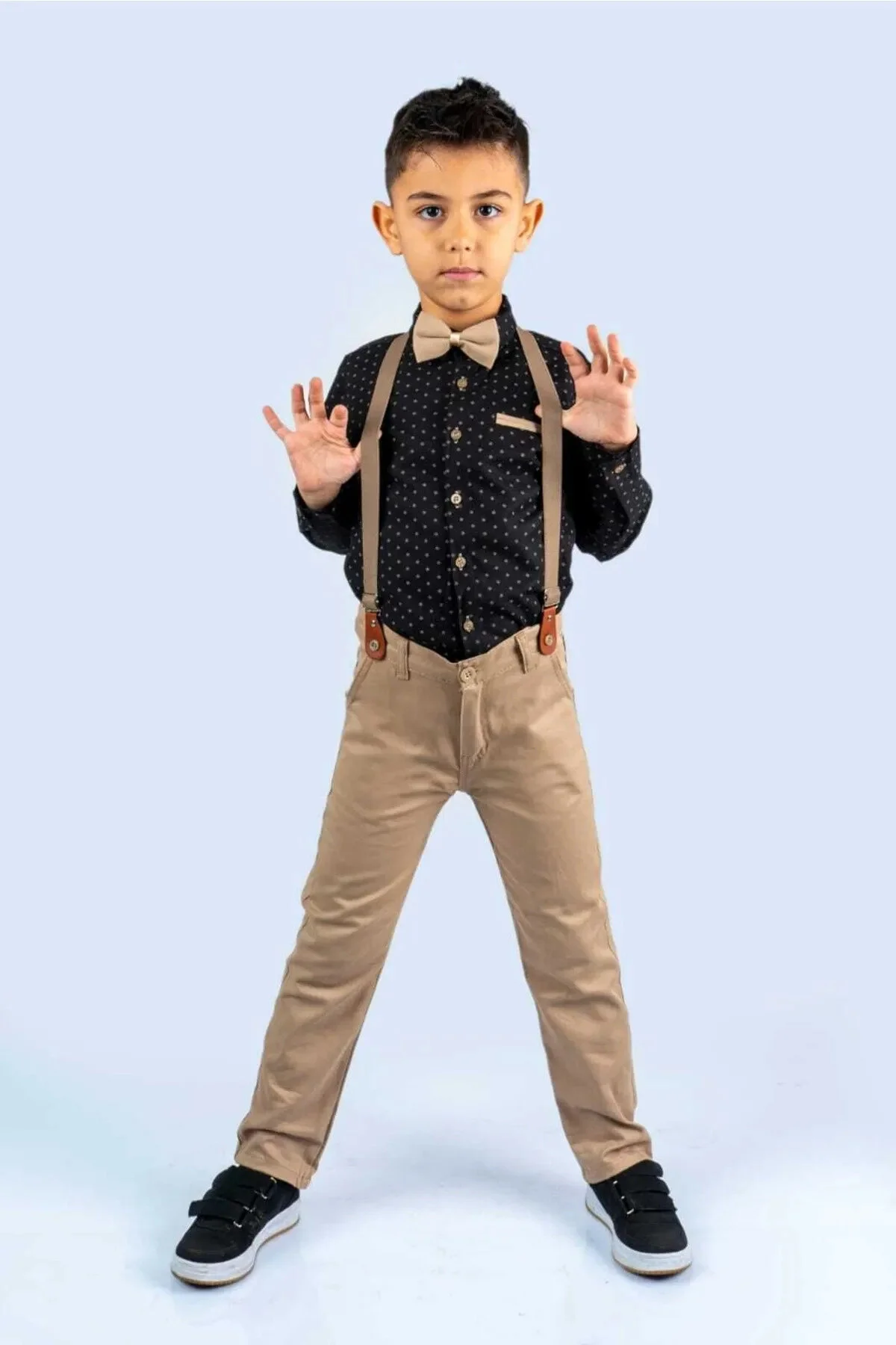 Askı ve Papyonlu Erkek Çocuk Kombini Siyah-Bej Takım