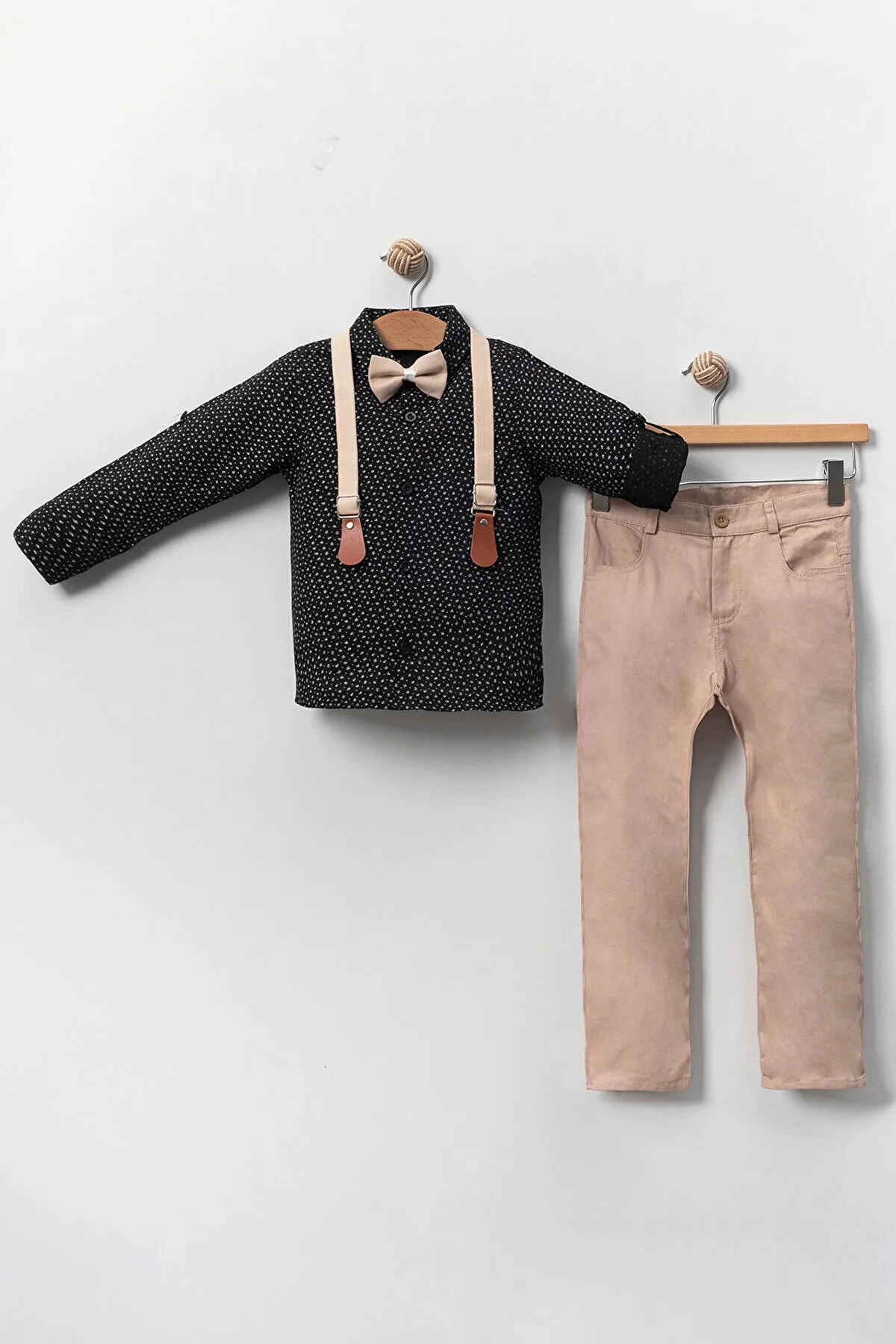 Askı ve Papyonlu Erkek Çocuk Kombini Siyah-Bej Takım