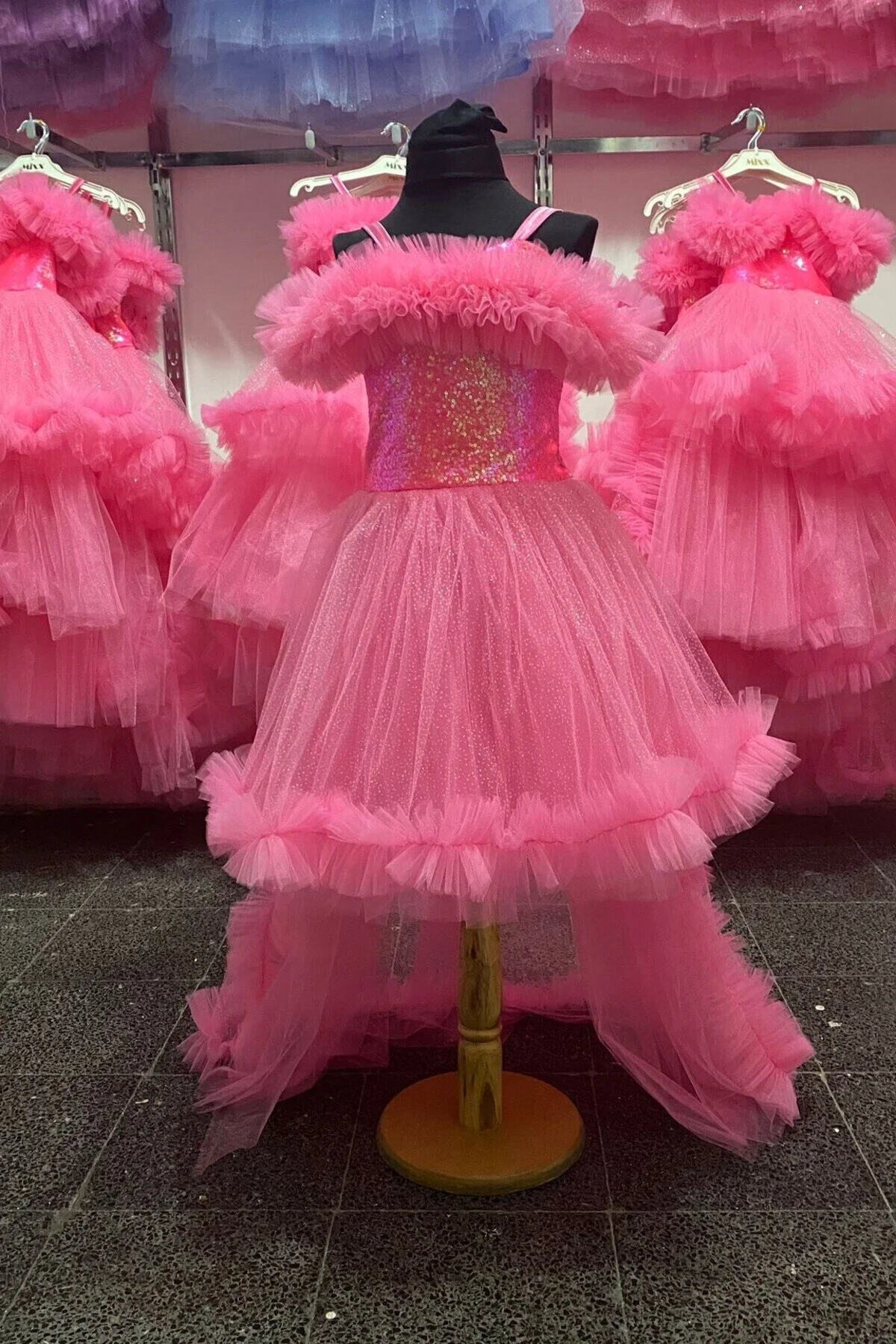 Pembe Renk Payetli Simli Kuyruklu Tarz Düğün Parti Çocuk Abiye Elbisesi