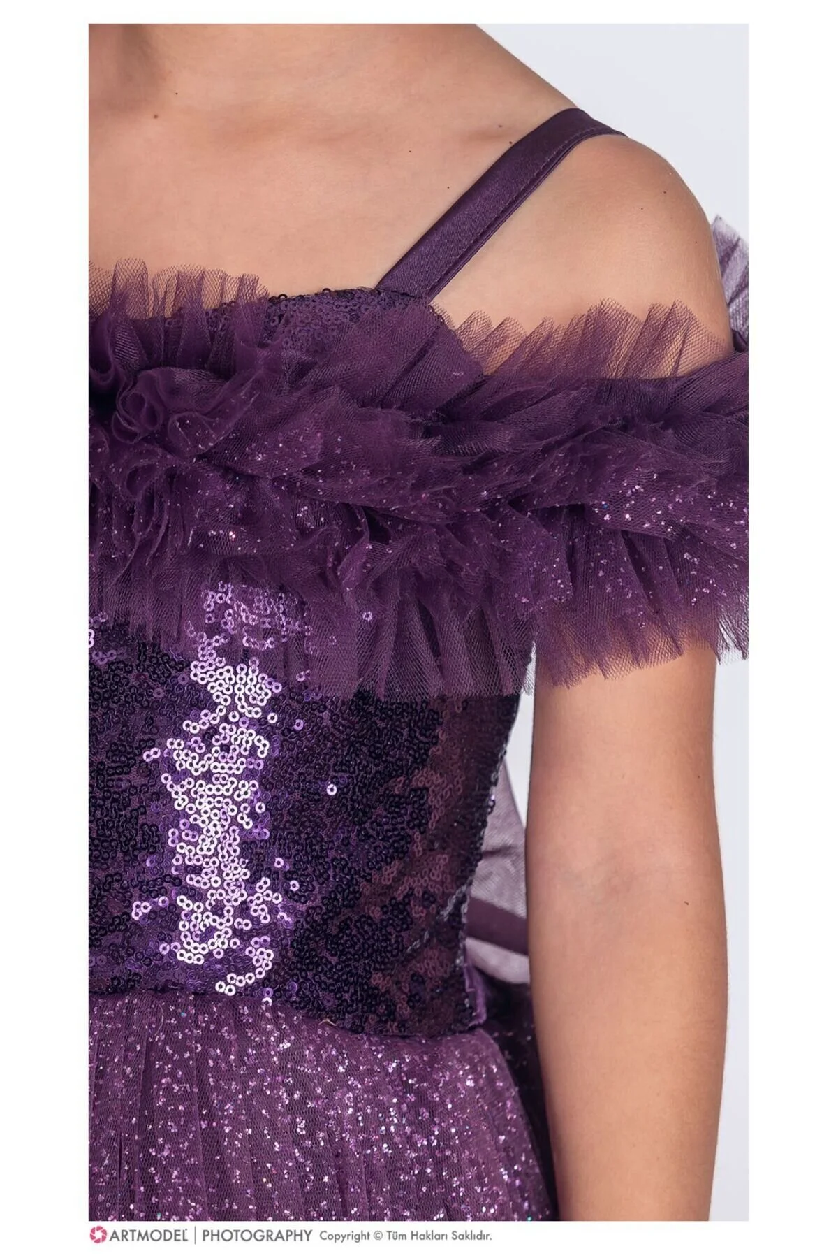 Mürdüm Renk Payetli Simli Kuyruklu Tarz Düğün Parti Çocuk Abiye Elbisesi