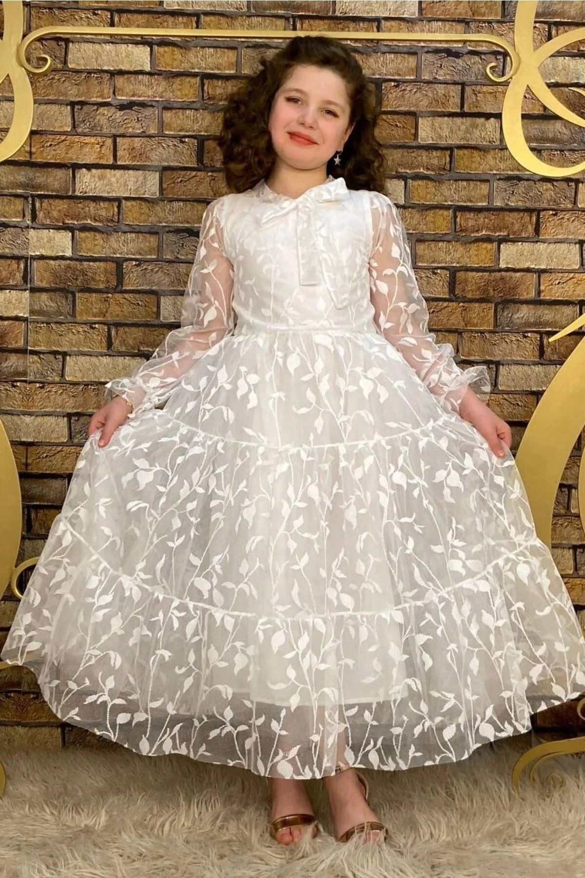 Dantelli Yaprak Desenli Tam Boy Beyaz Çocuk Abiye