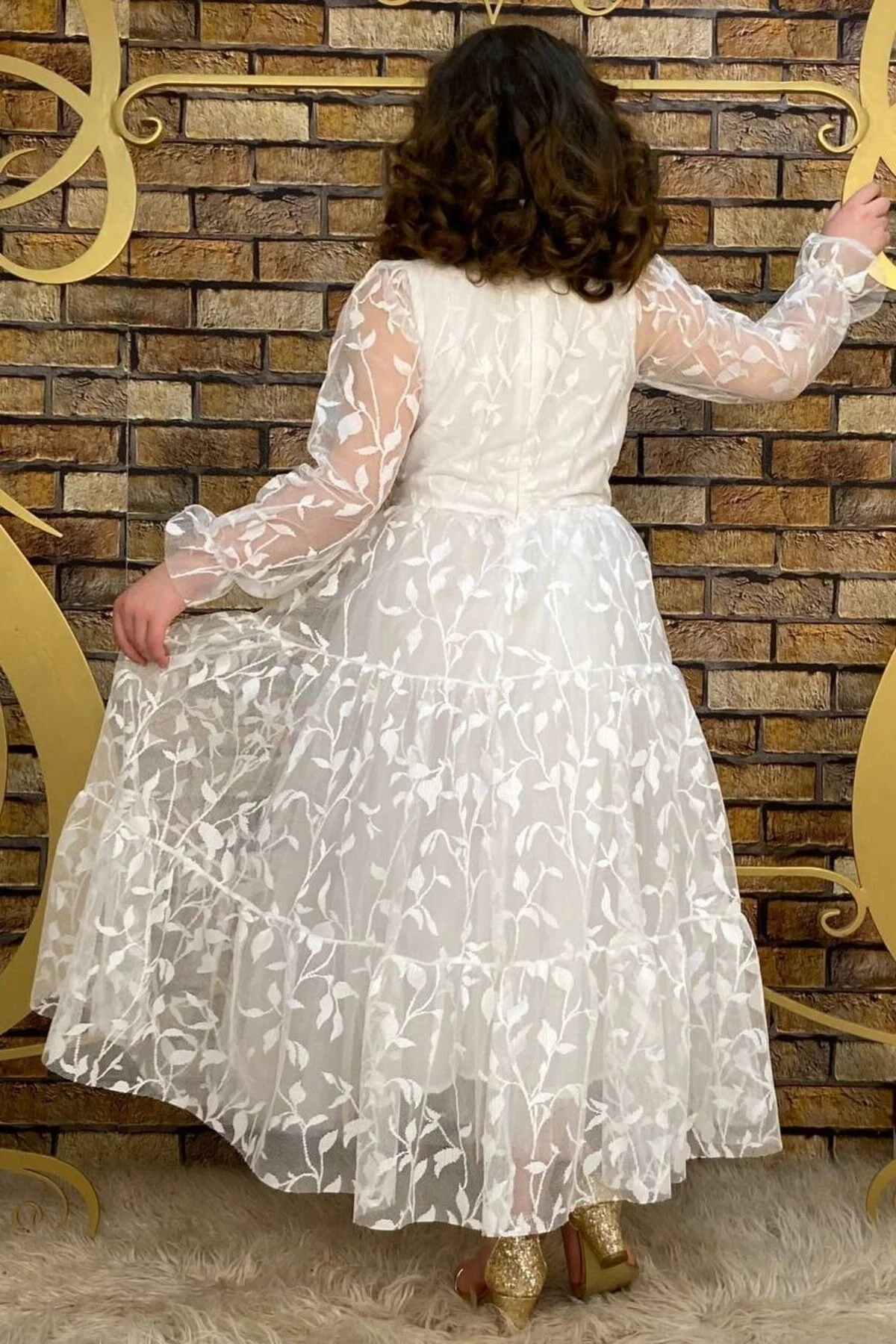 Dantelli Yaprak Desenli Tam Boy Beyaz Çocuk Abiye