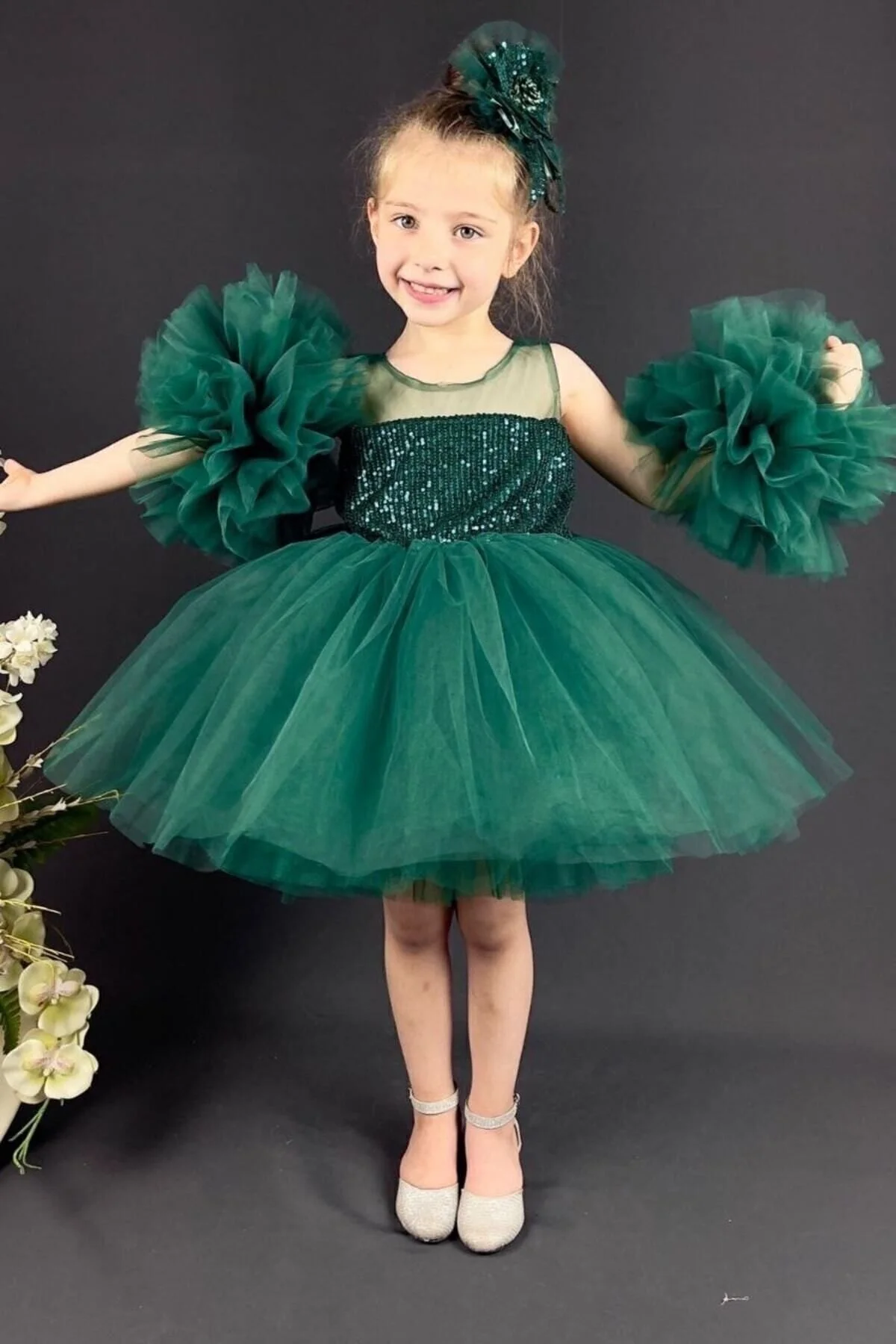 Kol Detaylı Ponponlu Tokalı Yeşil Renk Çocuk Abiye